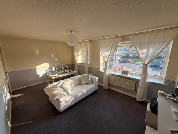37 Chesterton way 2.jpg