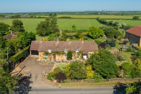 Grendon Road, Edgcott, Aylesbury, Buckinghamshire, HP18