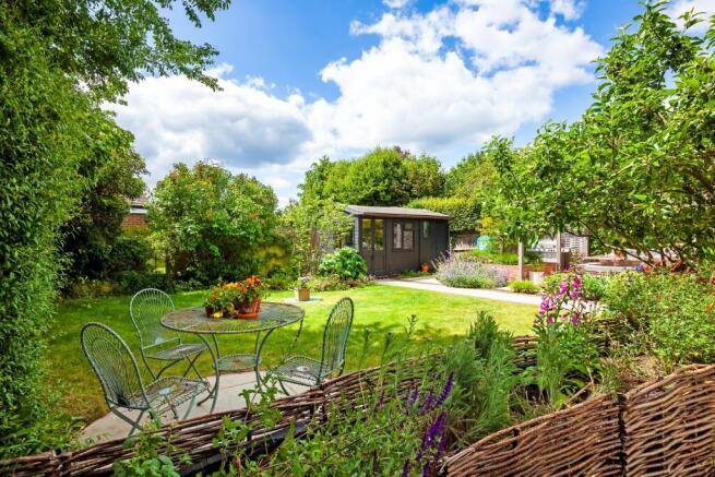 Rear Garden/G'den Rm