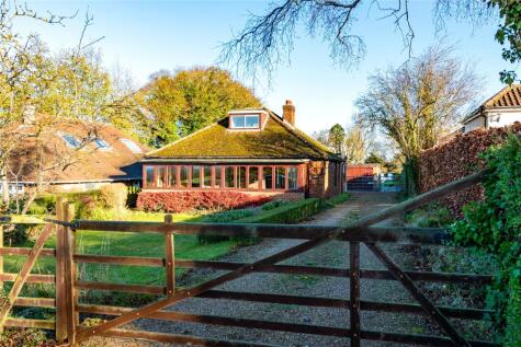 Chiltern Way, Aston Clinton, Aylesbury, Buckinghamshire, HP22