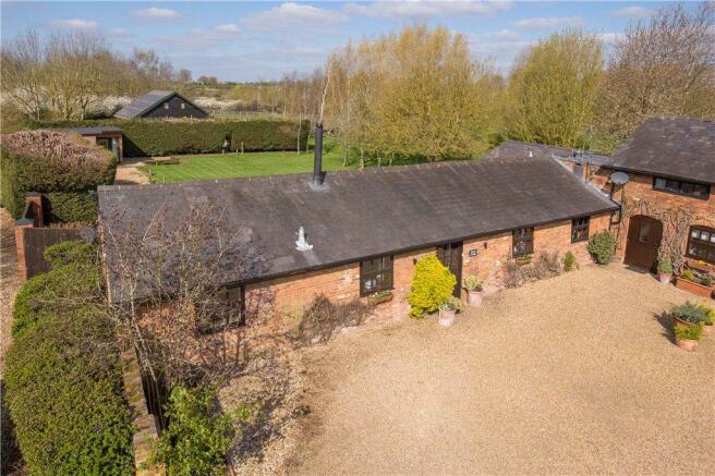 3 Bedroom Barn Conversion For Sale In Cane End Farm Hulcott