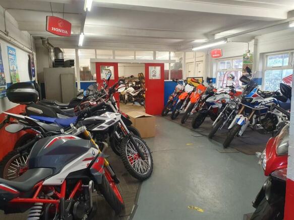 used two wheeler showroom near me