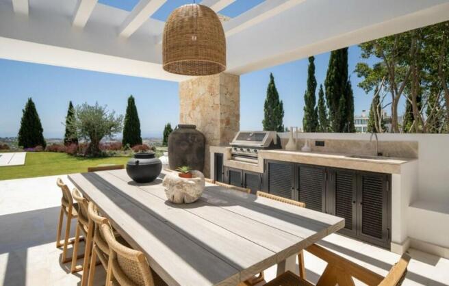 OUTDOOR DINING AREA