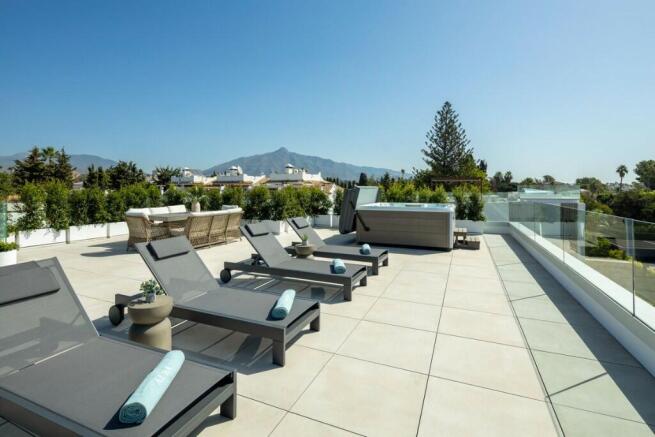 ROOF TERRACE