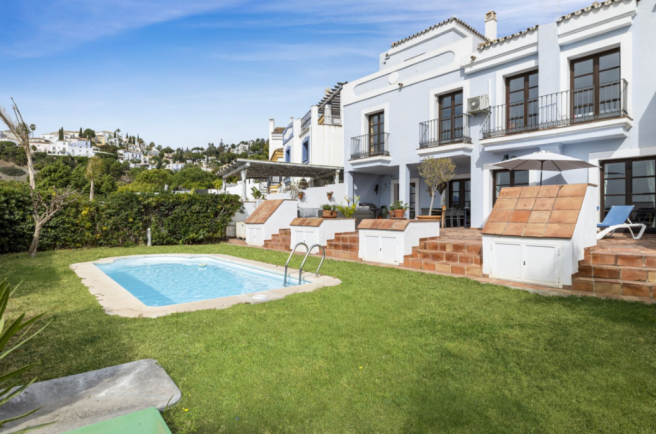 POOL AND GARDEN