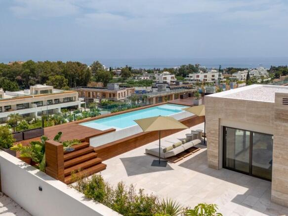 ROOF TERRACE
