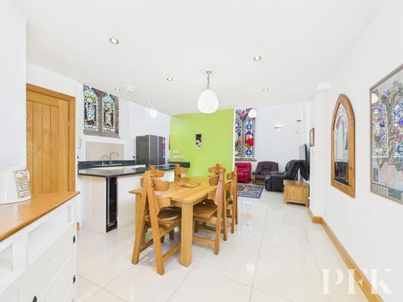 Open plan living / dining / kitchen