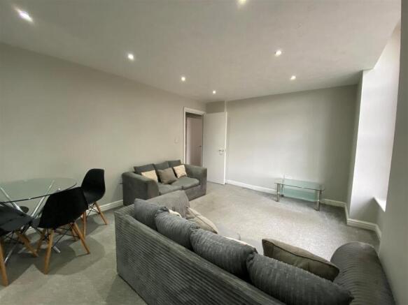 Living Room 2.jpg