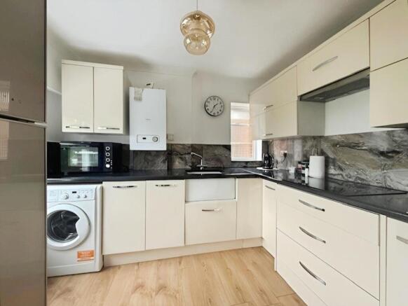 2fd9b8aa-Kitchen2.jpg