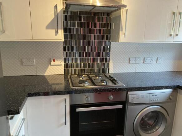 Kitchen 1.jpg
