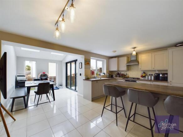 Kitchen/ Dining