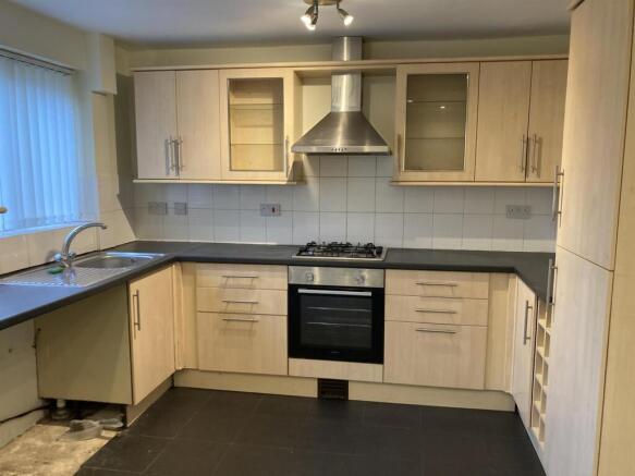 Kitchen 1.jpg