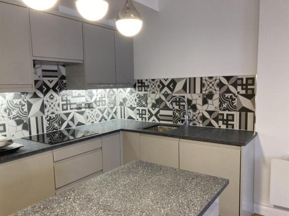 Kitchen 2.jpg