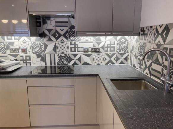 Kitchen 1.jpg