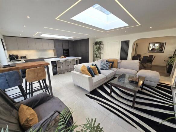 Lounge/Kitchen