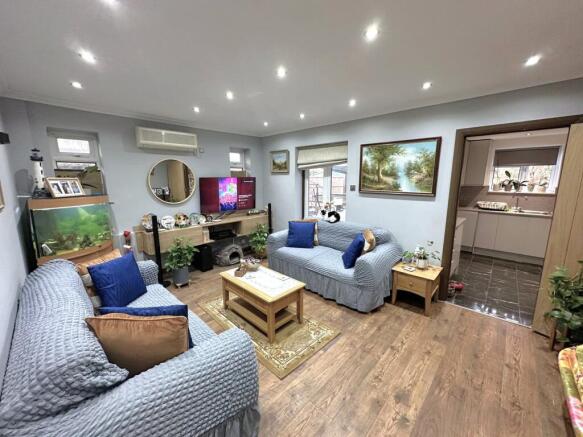 Back Lounge