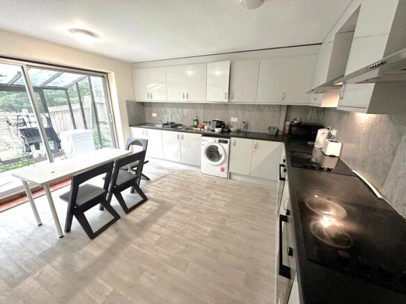 Kitchen (2)