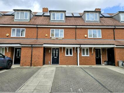 Freemantle Way, Hayes, Greater London, UB3