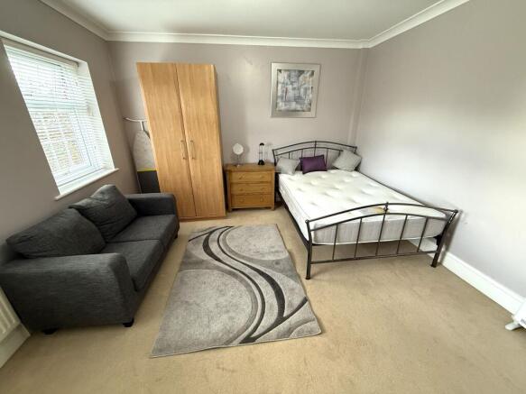 Bedroom / Lounge