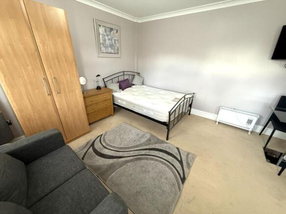 Bedroom / Lounge