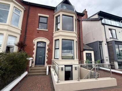 East Beach, Lytham, FY8