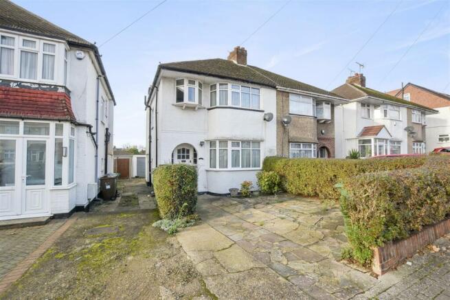 09-fa88GCWT - 208 Portland Crescent - Exterior -Or
