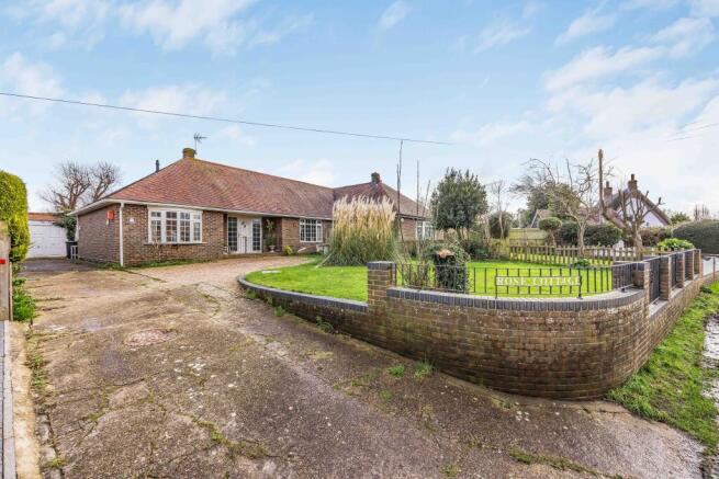 4 bedroom Bungalow for sale