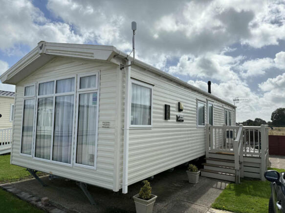 2 bed park home for sale Manor Road, Hayling Isla