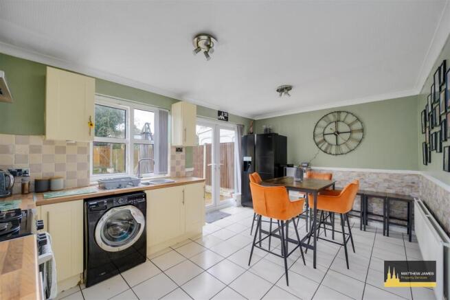 Kitchen / Dining Room
