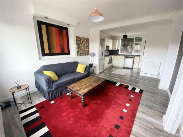 Open Plan Lounge / Diner