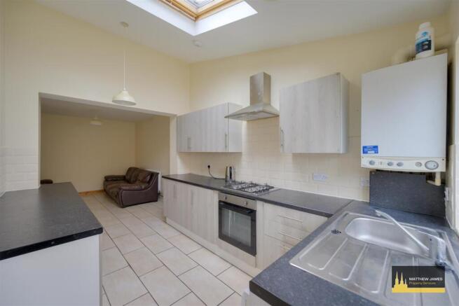 Kitchen/ Dining