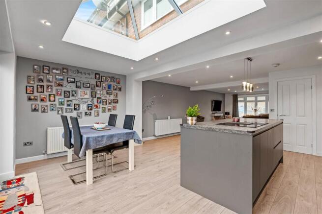 Open Plan Living Room/ Kitchen/Dining