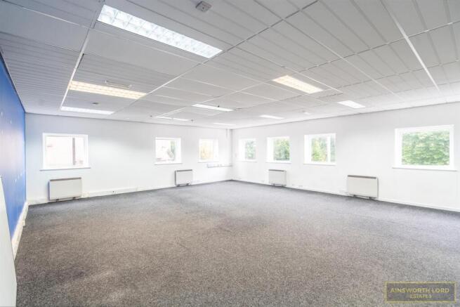 MAIN OFFICE SPACE