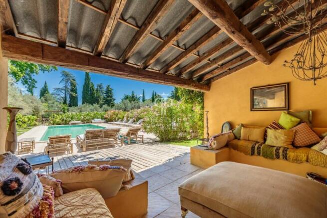 20 Bedroom Farm House For Sale In Provence-alps-cote D`azur, Vaucluse 