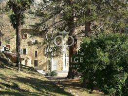 Photo of Provence-Alps-Cote d`Azur, Alpes-de-Haute-Provence, Moustiers-Ste-Marie