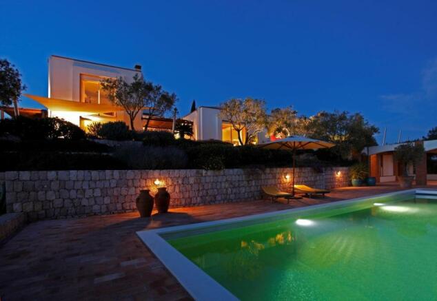 7 Bedroom Villa For Sale In Algarve Carvoeiro Portugal