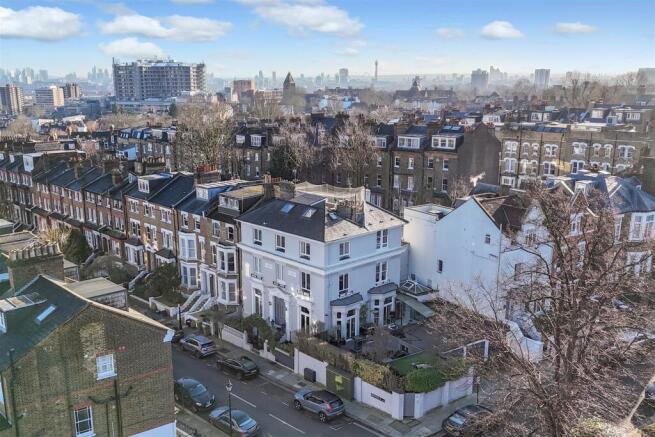 DRONE LONDON 2.jpg