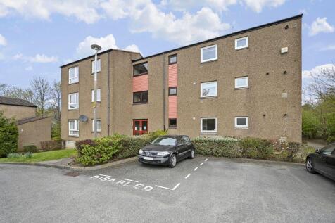 17/3 Bughtlin Green, East Craigs, Edinburgh, EH12 8XA