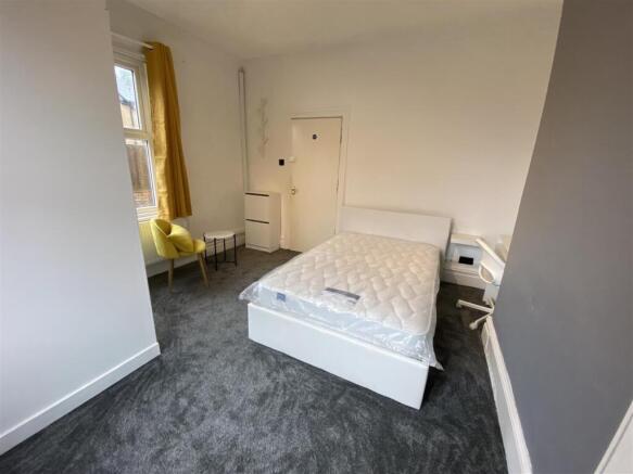 Ensuite Bedroom 2