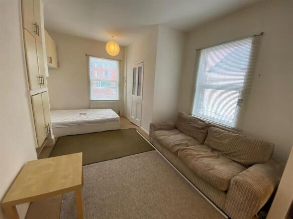 Studio Flat