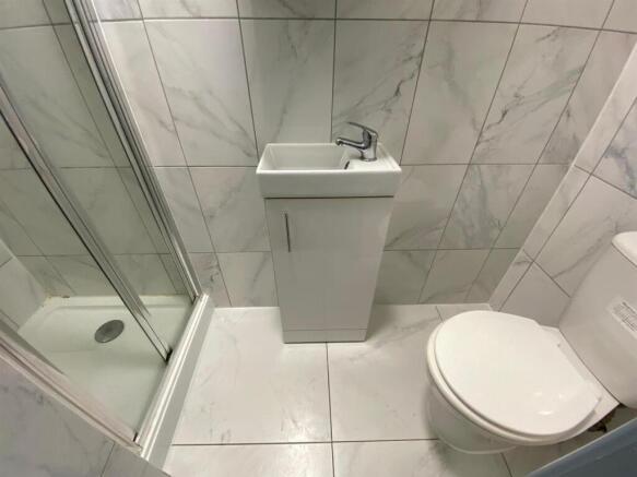 Ensuite Shower Room 3
