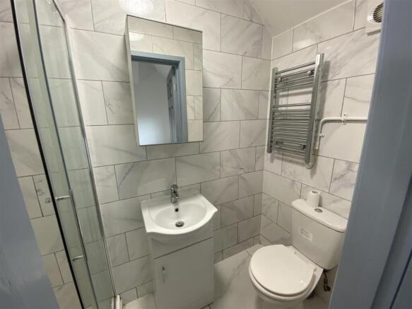 Ensuite Shower Room 4