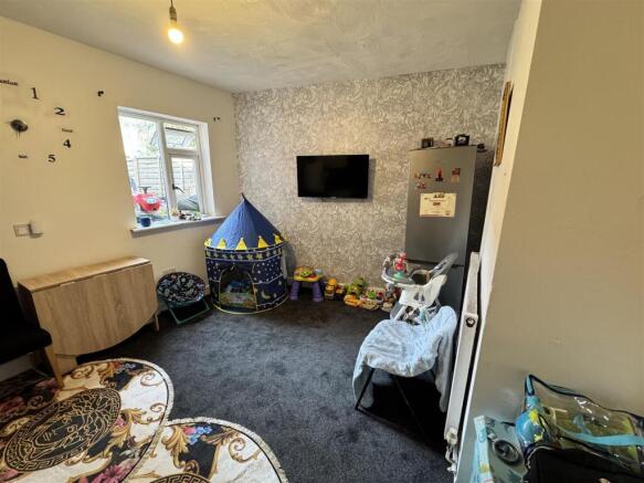 Kitchen / Dining Area