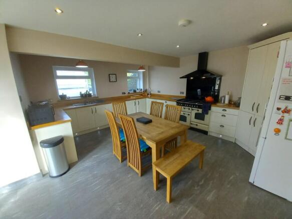 KITCHEN DINER