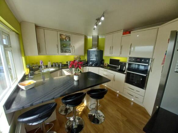 BREAKFAST KITCHEN