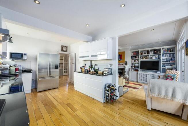 kitchen (1).jpg