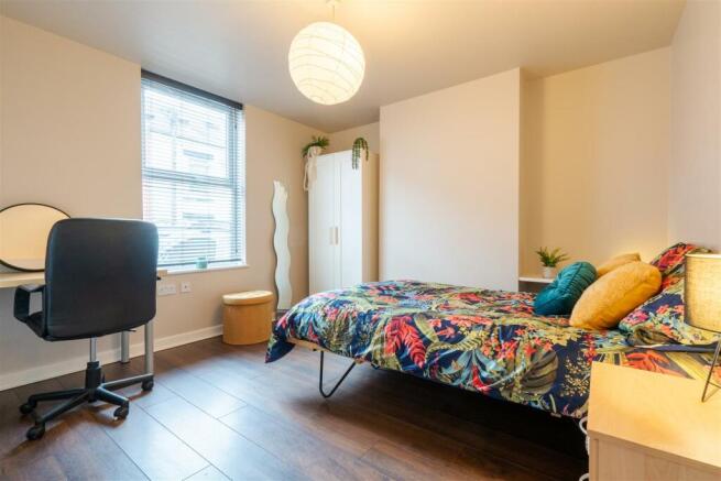 Bedroom 1.jpg