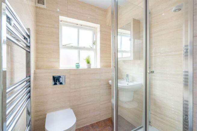 Bathroom 1.jpg