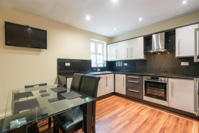 Kitchen - 1.jpg