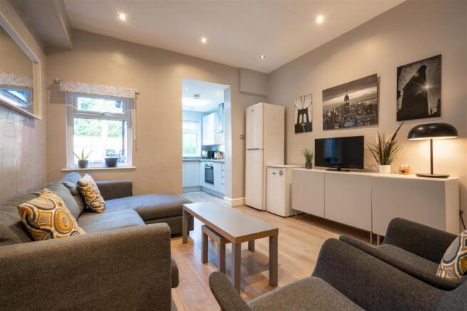 Living Room 2.jpg